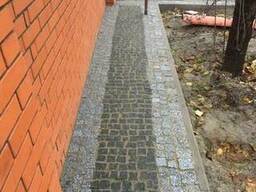 Тротуарна плитка з натурального каменю