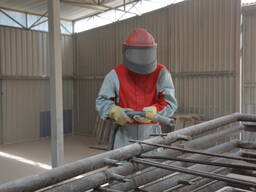 Піскоструйні роботи, метал, камінь, твердий пластик.