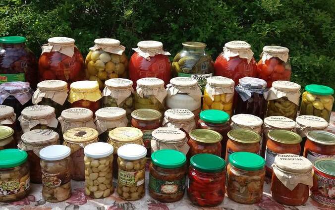 Плодоовощная консервация, тушенка мясная, соки, компоты