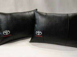 Автомобільна подушка Toyota Black