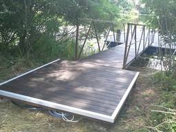 Причал, пірс на гвинтових сваях