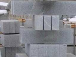 Поребрик гранитный