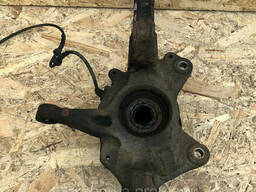 Поворотна цапфа з датчиком АБС ліва Renault Scenic Megane 3 2009-15р (передня ступиця. ..