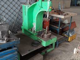 Пресс дыропробивной - заклепочный