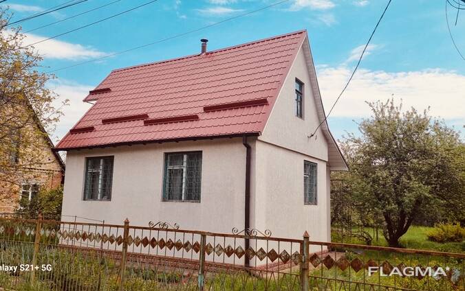 Продам 1 єт. кирпичній дом 70 кв. м. в с. Хотяновка,12 соток земли