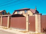 Продам 2 єт. кирпичній дом 220 кв. м. в с. Осещина,6 соток земли - фото 1