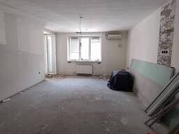 Продам 2 комнатную в кирпичном доме. 70 м2 Ак. Королева / Тополевая