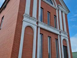 Продам 3 эт. дом 315 кв. м. в с. Новые Петровцы, ул. Свято-Покровская , земли 16.3 сотки