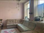 Продам. 3-к. кв. 1/1, пр. Лесі Українки кут вул. Степана Бандери. - фото 1
