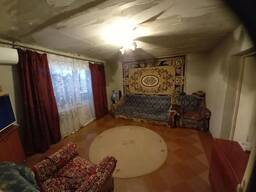 Продам. 3-к. кв. 1/5, Березановка, ул. Передовая, остановка ДРСУ