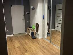 Продам. 3-к. кв. 23/25, пр. Олександра Поля 27-Д