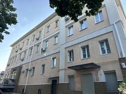 Продам будівлю 1900 м. кв. 4 сотки. вул. Михайла Грушевського