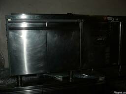 Продам холодильный 2-х дверный стол MBM бу
