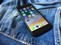 Продам iPhone 7