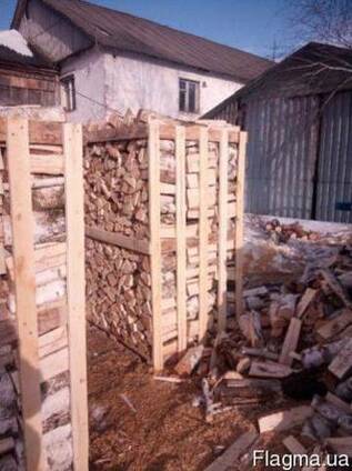 Продам колотые дрова в ящиках.