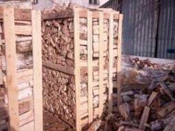 Продам колотые дрова в ящиках.