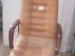 Продам кресла офисные б\у