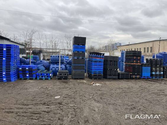 Продам пластикові палети