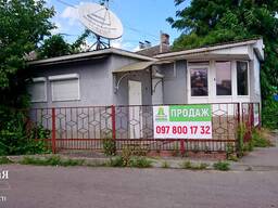 Продам приміщення 130 кв. м. по фасаду Героїв Небесної Сотні.