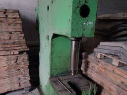 Продам пресс гидравлический П6326 усилием 40тн.