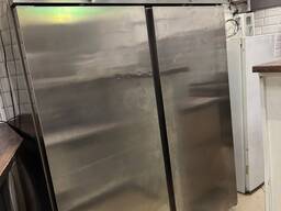 Продам професійний холодильник