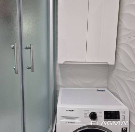 Продам трикімнатну квартиру з сучасним ремонтом р-н Типографії в місті Кропивницький