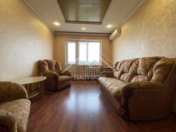 Продам затишну 2-кімнатну квартиру в спальному районі міста, мкрн. Сонячний 46