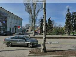 Продам здание с большим участком в центре горда