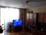 Продаётся просторная трех комнатная квартира. - фото 1