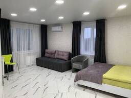 Продаж 1 кімнатної квартири- студії з новим ремонтом р-н 5/5