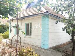 Продаж 2-кімнатного будинку з земельною ділянкою у с. Новолозуватці