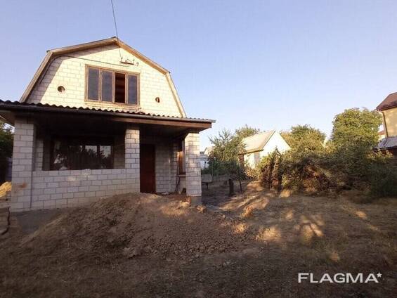 Продаж 2 поверхового будинку веранда і ділянкою на 4 сотки, на вул. Бучми