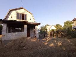 Продаж 2 поверхового будинку веранда і ділянкою на 4 сотки, на вул. Бучми