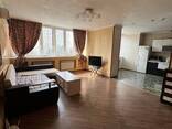Продаж 2к квартири 87 кв. м на вул. Срібнокільська 1 - фото 2