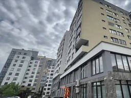 Продаж 2к квартири 92.5 кв. м на просп. Бандери Степана