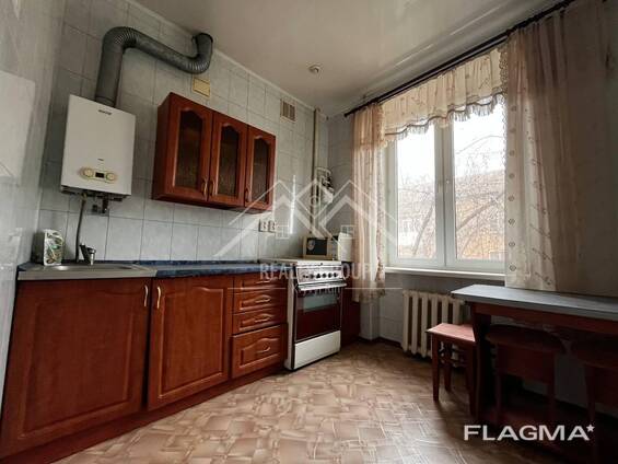 Продаж 2к Сталінки на кільці Артема