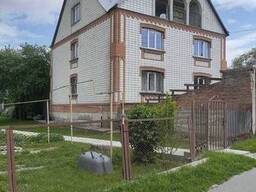 Продаж 3 поверхового будинку бесідка і ділянкою на 10 соток, 460 кв. м.