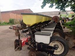 Продаж А-М-Е. со сівалка точного висіву