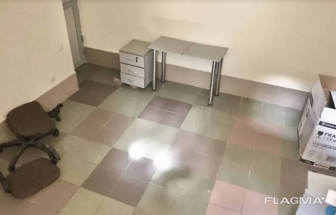 Продаж комерційного приміщення на вул. Хмельницького Богдана, площа 87.9 кв. м