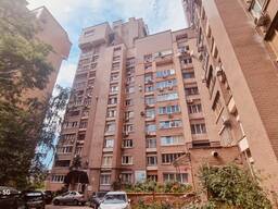 Продажа 3 комн. квартирі 73 кв. м. на ул. Антонова(Горького ) 100