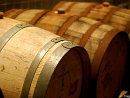 Деревянные бочки для вин, виски и коньяков.