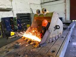 Промислові ковші під замовлення та їх ремонт