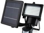 Прожектор на солнечной батарее 60 LED с датчиком, светильник - фото 1