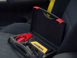 Пускозарядний пристрій на 50800 mAh для автомобільного акумулятора з індикацією заряду