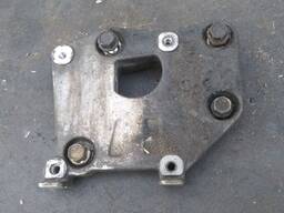 R2AA15810 кронштейн компрессора кондиционера Mazda 2,2D CITD MZR-CD R2AA R2BF