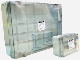 Распределительная коробка настенная 380x300x120 мм с гладкими стенками и прозрачной крыш.