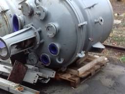 Реактор эмалированый 1,6 м3, 2,5 м3, эмалированную емкость