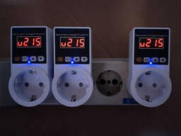 Реле напряжения, защита техники от скачков и перепадов напряжения.