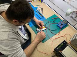 Ремонт мобільних телефонів, ноутбуків, планшетів і комп'ютерів