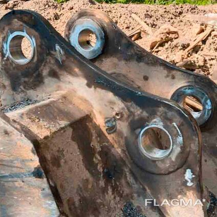 Ремонт спецтехніки - відновлення отворів стріли, ковша та ін